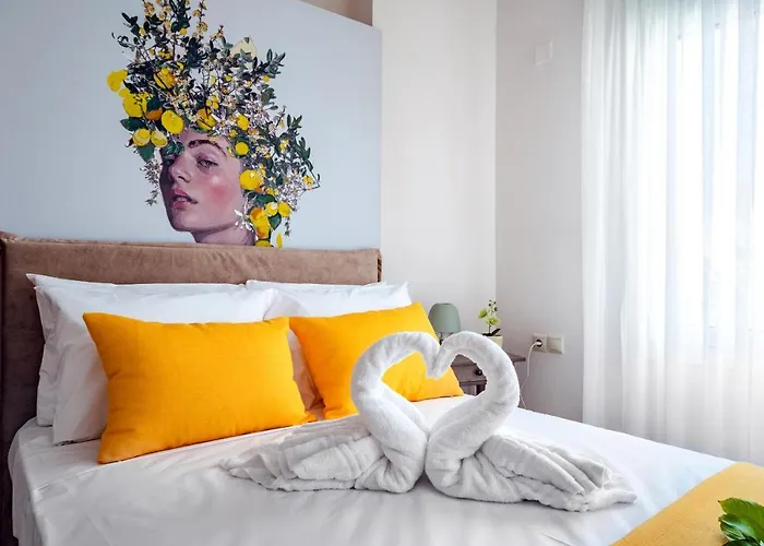 Luxury Town Center Suite Apt A2