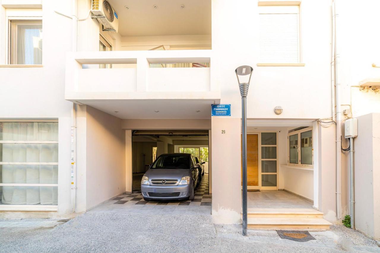 Luxury Town Center Apt A2