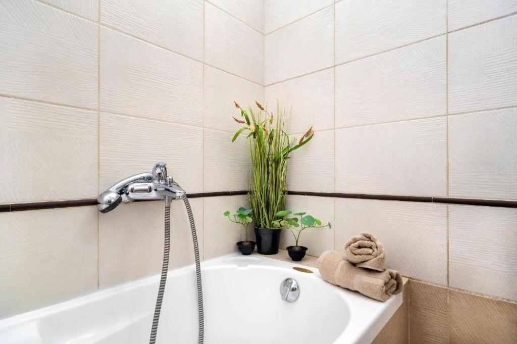 Luxury Town Center Apt A2 Appartement *